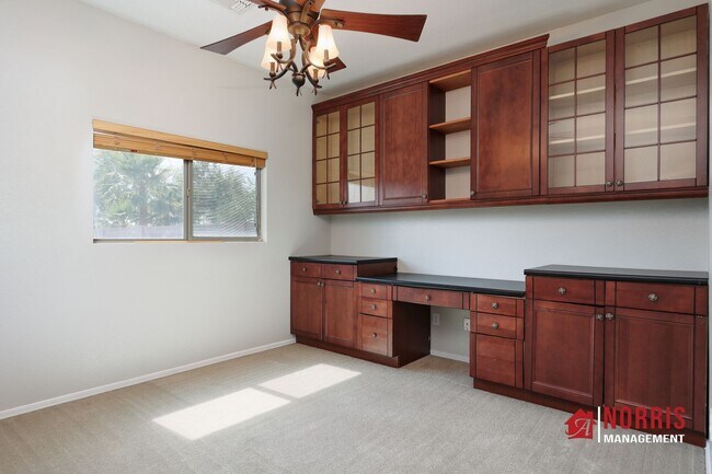 Building Photo - Beautiful Large Home in Casa Grande