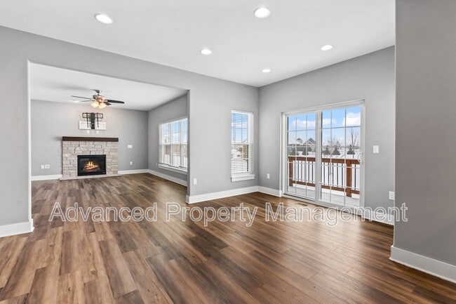 Building Photo - 1520 Foxwood Pass