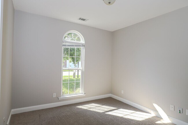Building Photo - 4453 Galway Dr