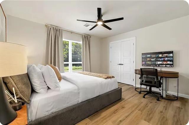 Building Photo - 9690 Fallbrook Dr