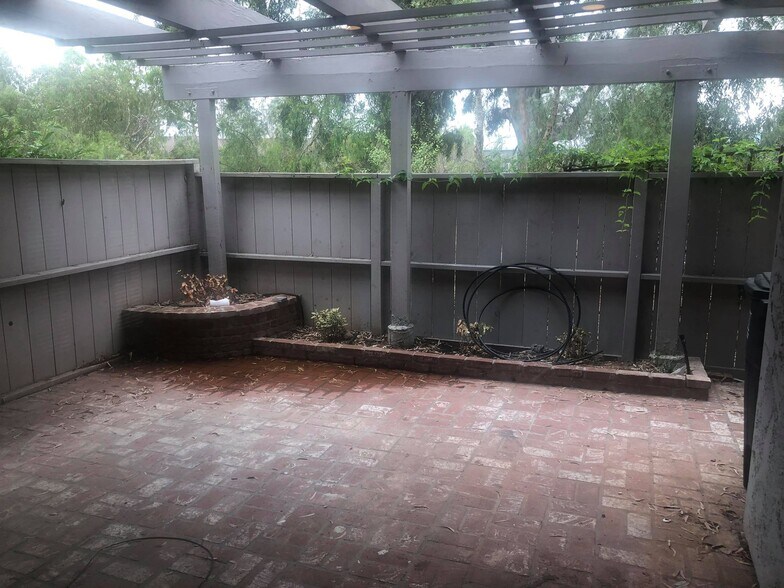 Patio backyard - 9594 Easter Way