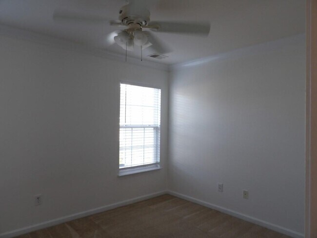 Building Photo - 121 Barnacle Ln