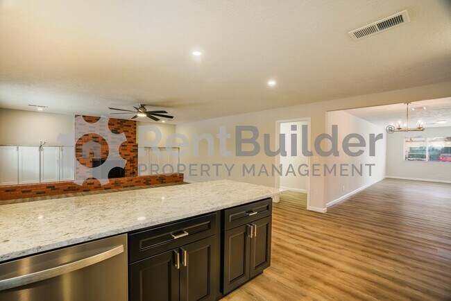 Building Photo - !!!!WOW PRICE INPROVEMENT JUST IN TIME FOR...