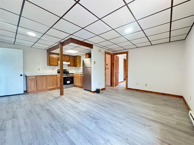 Primary Photo - 126 Robinson St