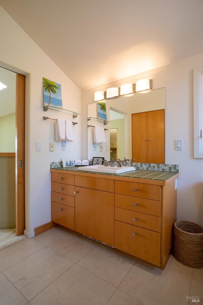 Building Photo - 452 Chestnut Ave