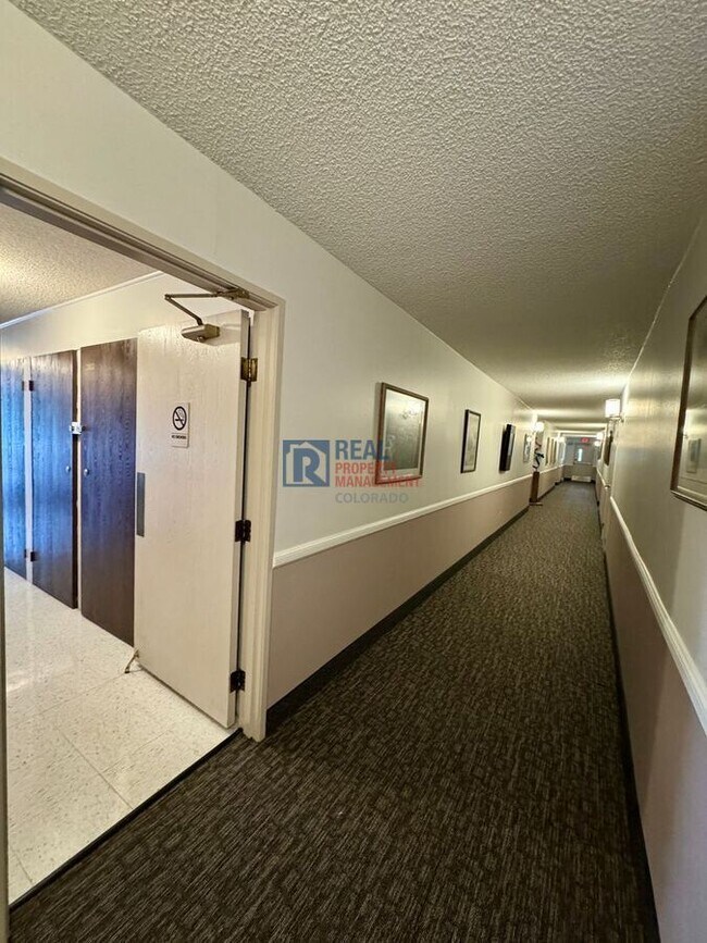 Building Photo - 3164 S Wheeling Way