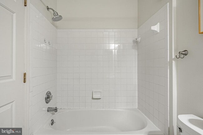 Building Photo - 596 Coach Hill Ct