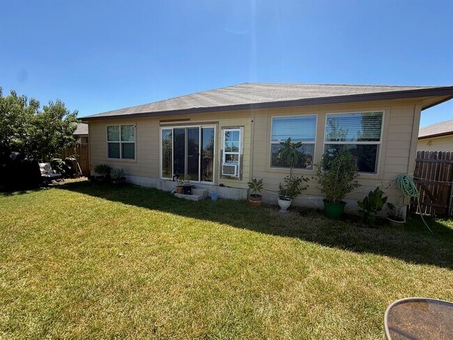 Building Photo - 617 Ibis Falls Loop