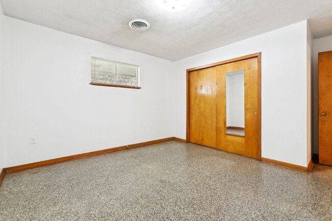 Building Photo - 124 Lake Ave