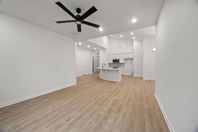 Building Photo - 40 Banff Dr