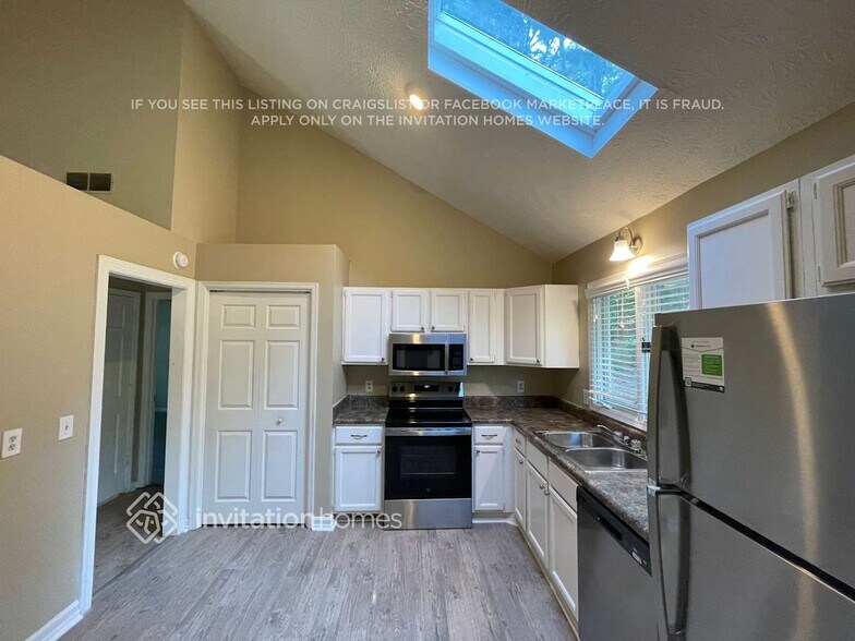 Building Photo - 4932 Falcon Wood Trace NE