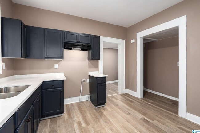 Building Photo - 516 14th St SW