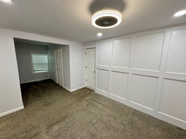 Building Photo - UP TO $500 OFF ONE MONTH!