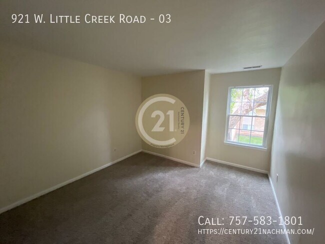 Building Photo - 921 W Little Creek Rd
