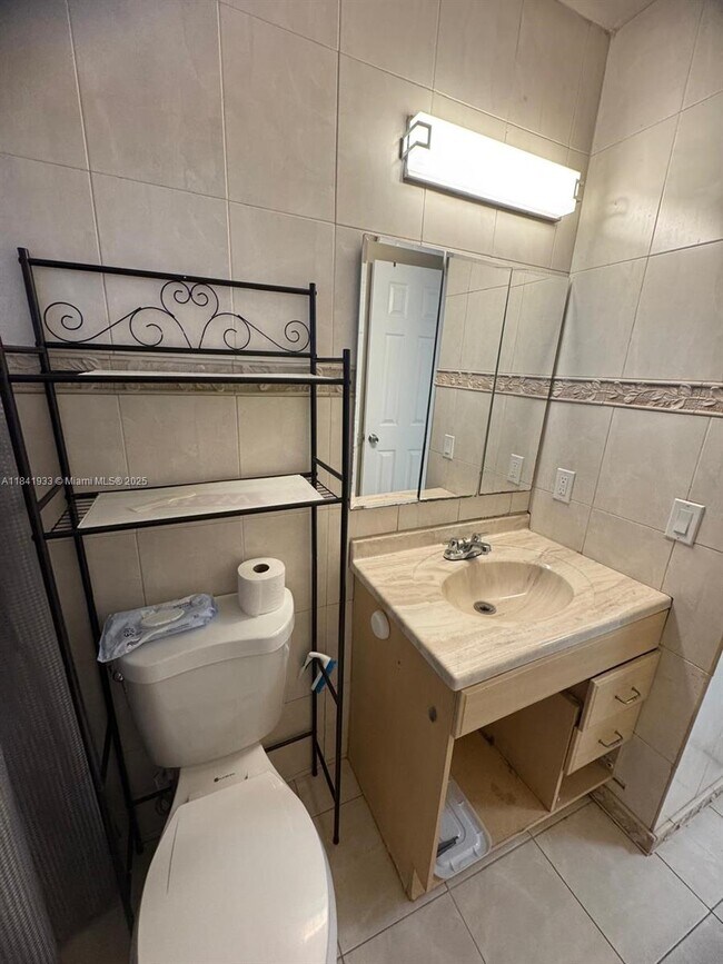 Building Photo - 26680 SW 125th Ave