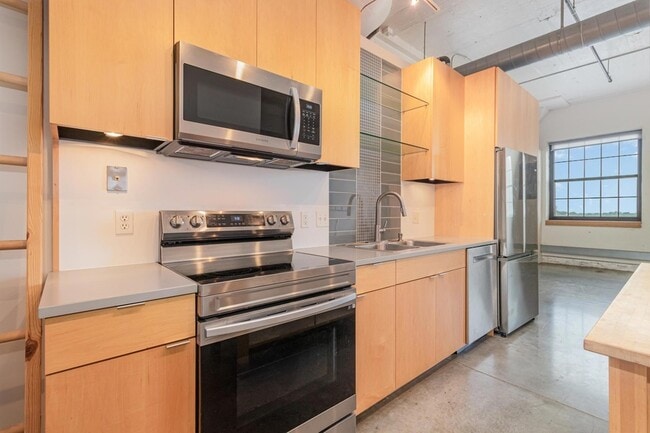 Building Photo - 730 Stinson Blvd NE