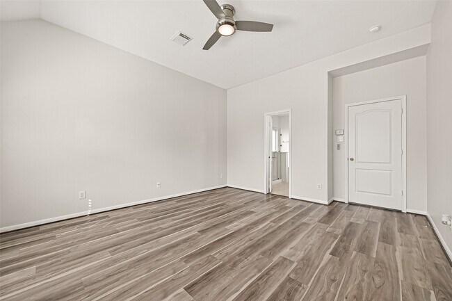 Building Photo - 19343 Dickson Park Dr