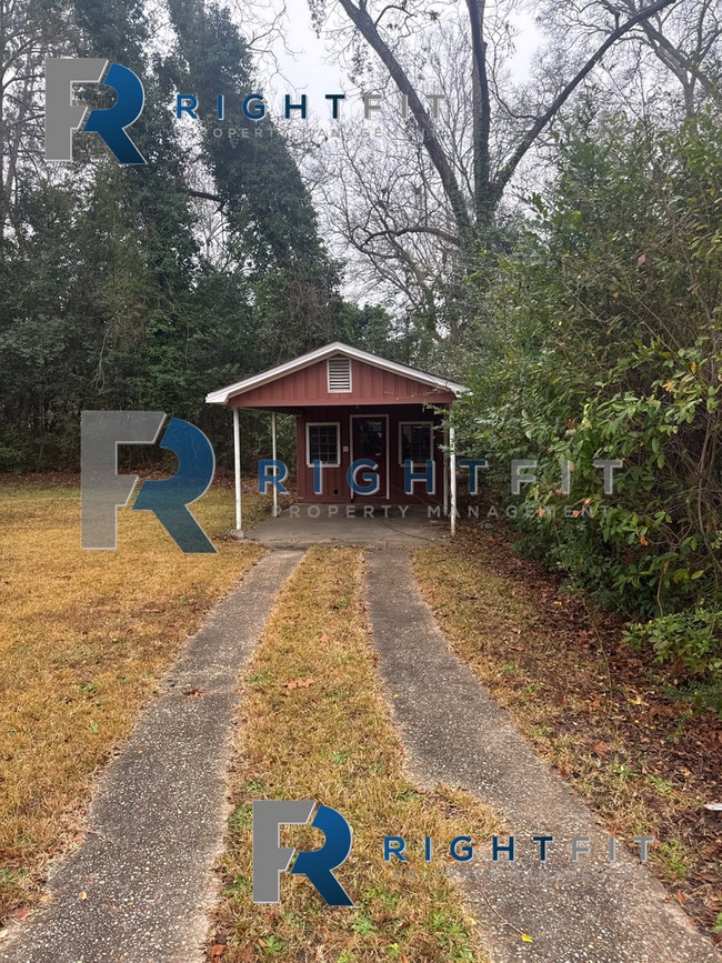 Building Photo - Newly renovated cottage in historic district!