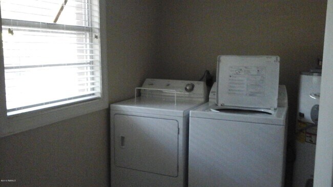 Building Photo - 957 Sea Island Pkwy