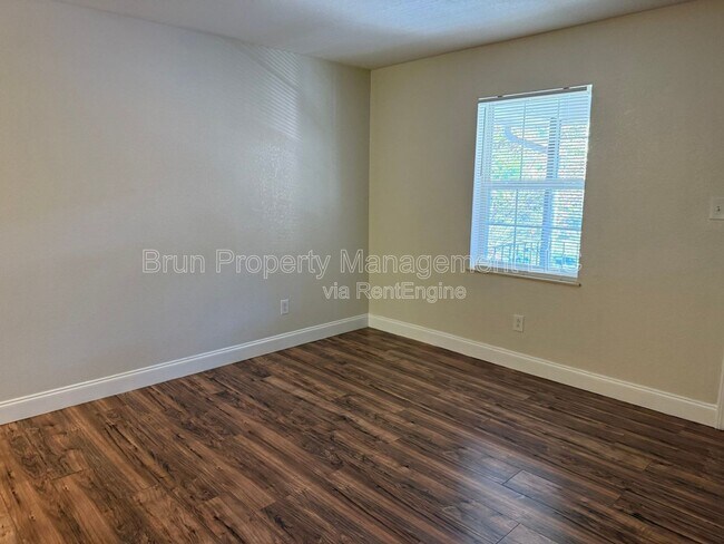 Building Photo - 5540 N Broadway St