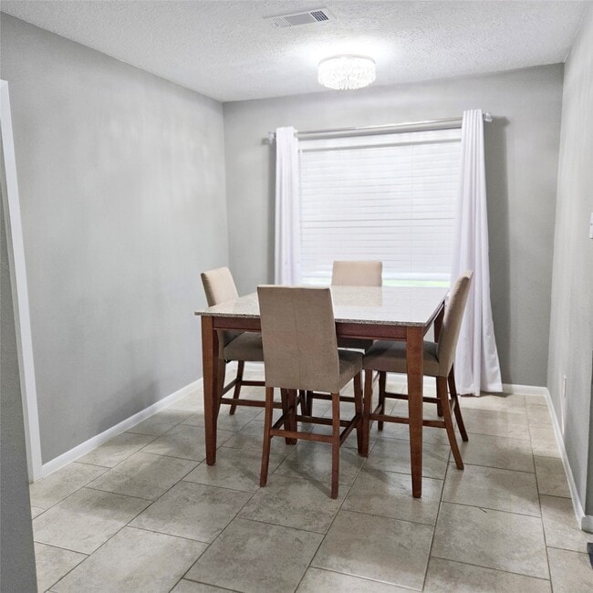 Building Photo - 22318 Greenbrook Dr