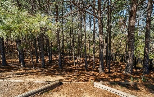 Building Photo - 127 Lee Rd 2181