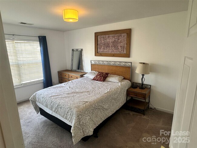 Building Photo - 3213 Mannington Dr