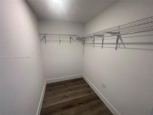 Building Photo - 13800 Highland Dr