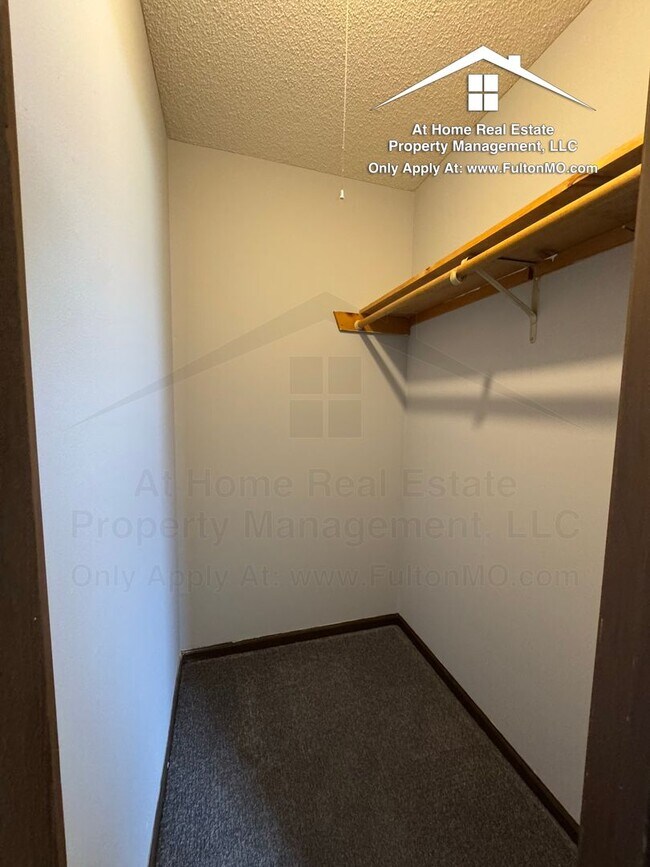 Building Photo - 533 Collier Ln