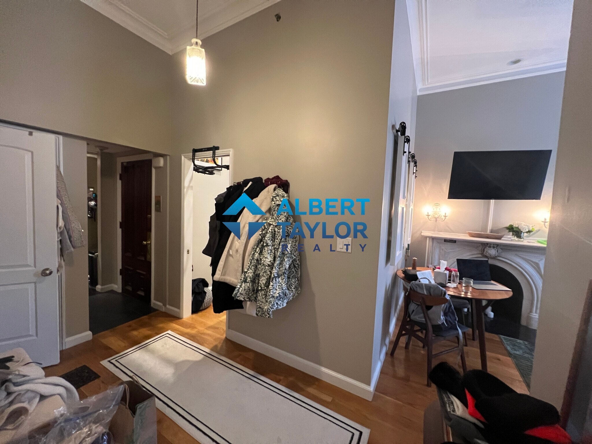 Building Photo - 117 Beacon St