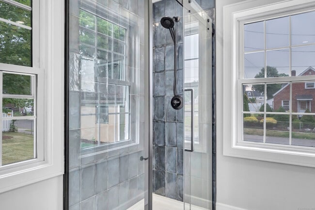 Building Photo - 116 Morse St