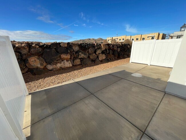 Building Photo - Brand New 3-Bed/2.5 Bath Town Home