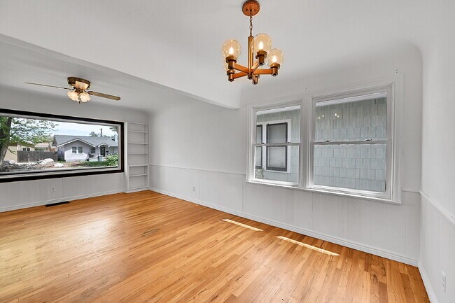 Building Photo - $2,300.00 - 2 Beds, 1 Bath, Single Family ...
