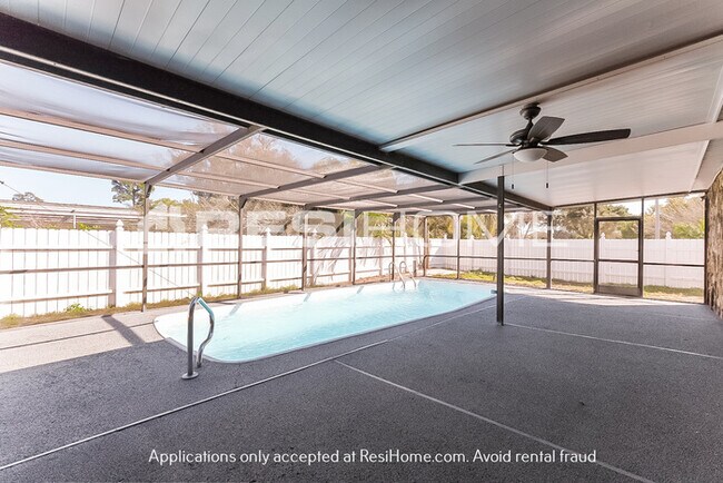 Building Photo - HOME FOR RENT!!