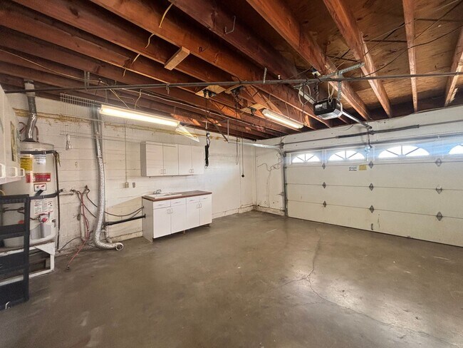 Building Photo - Charming 2-Bedroom Home with 2-Car Garage in Chula Vista