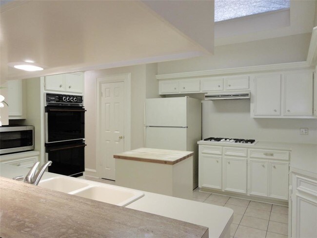 Building Photo - 6618 Preston Trail Dr