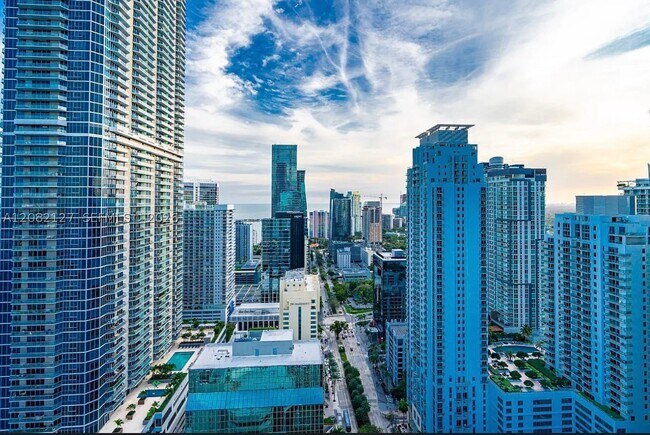 Building Photo - 951 Brickell Ave