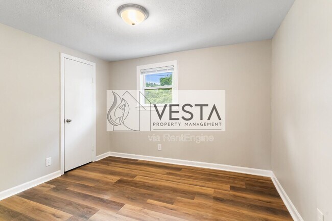 Building Photo - 26 Reid St