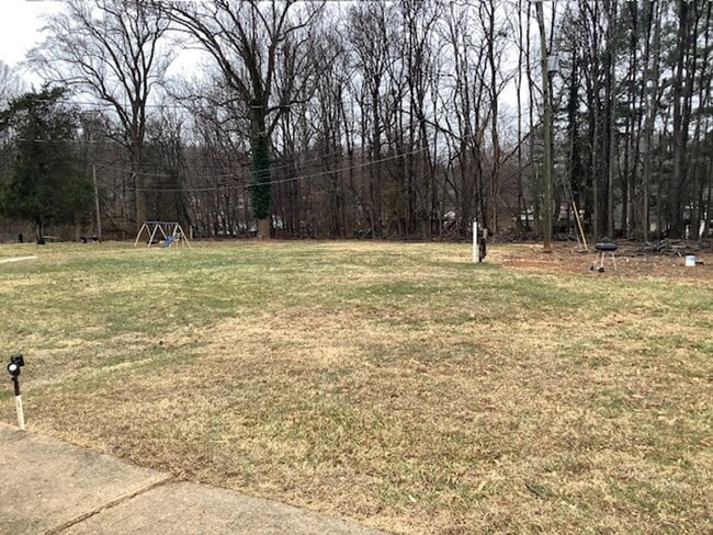 Building Photo - 3 Rainbow Forest Dr