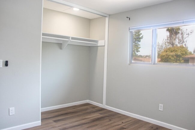Building Photo - 600 Sheffield Ct