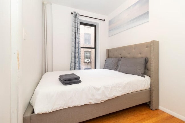 Building Photo - 1805 1st Ave