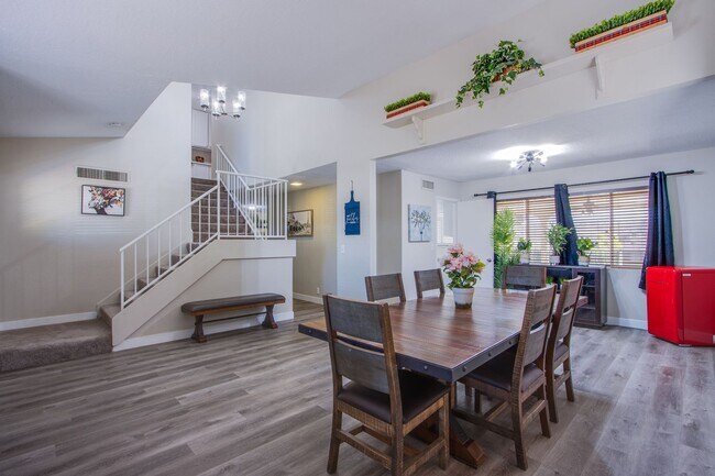 Building Photo - Spacious, Stylish, and Fully Furnished – L...