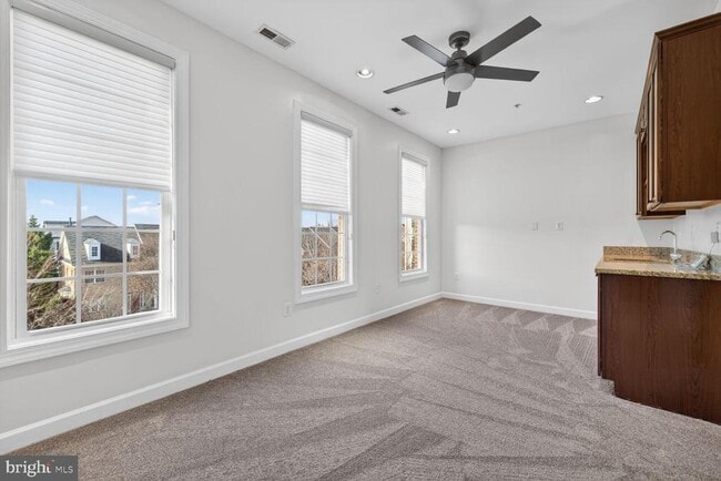 Building Photo - 593 Cedar Spring St