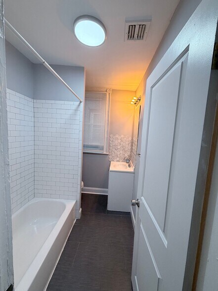 Building Photo - 5847 Willows Ave