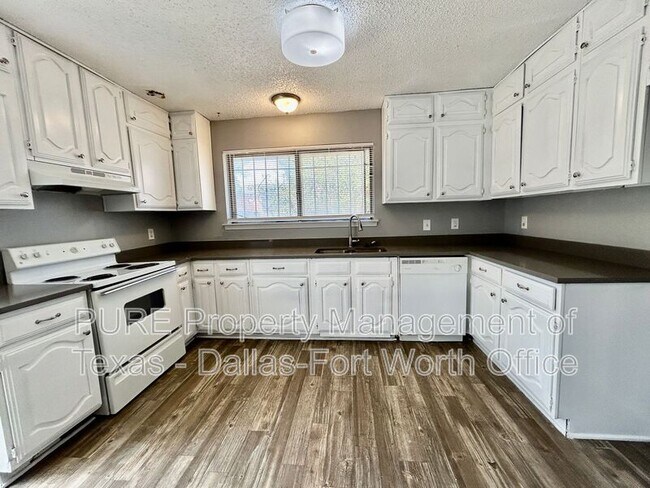 Building Photo - 4605 Menzer Rd