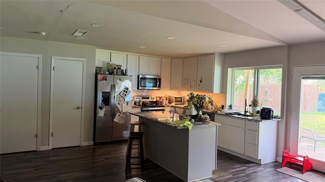 Building Photo - 618 Shadyglen Dr