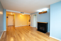 Building Photo - Marvelous 2 Bed Condo in Alexandria Virginia!