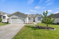 Building Photo - * MOVE IN SPECIAL* 1/2 OFF 1st FULL MONTH'...