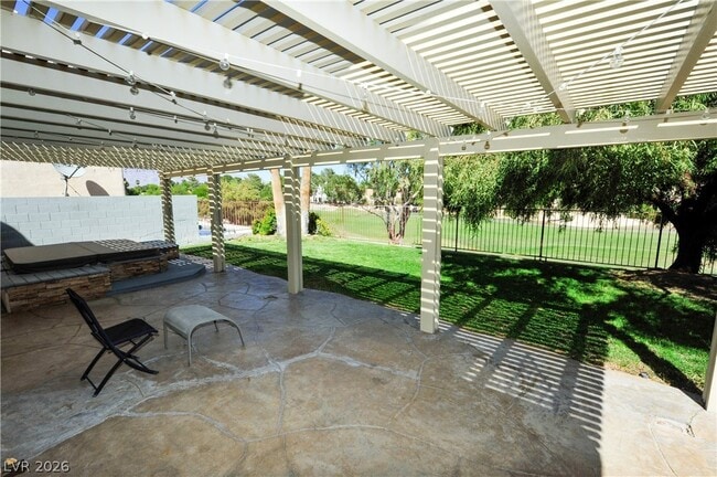 Building Photo - 5432 Royal Vista Ln