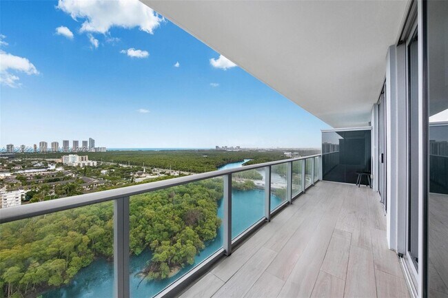 Building Photo - 16385 Biscayne Blvd